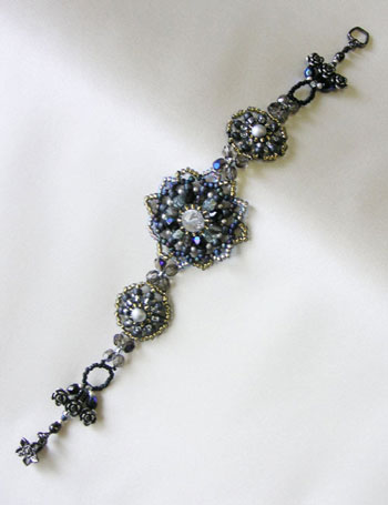 Bead Artistry Kits : Bracelet with Floral Motifs - Black